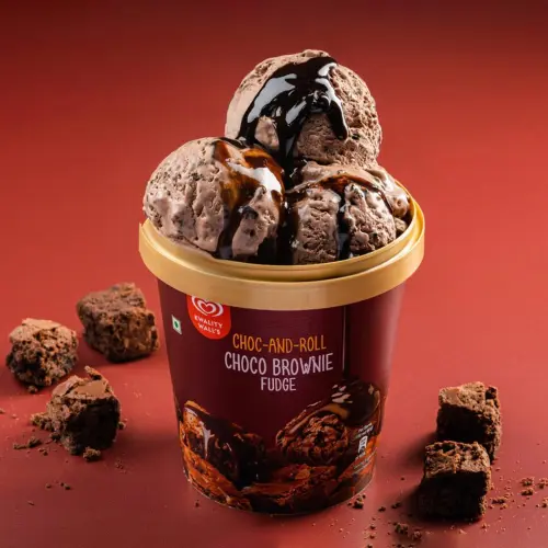 Kwality Walls Choc And Roll Choco Brownie Fudge Ice Cream